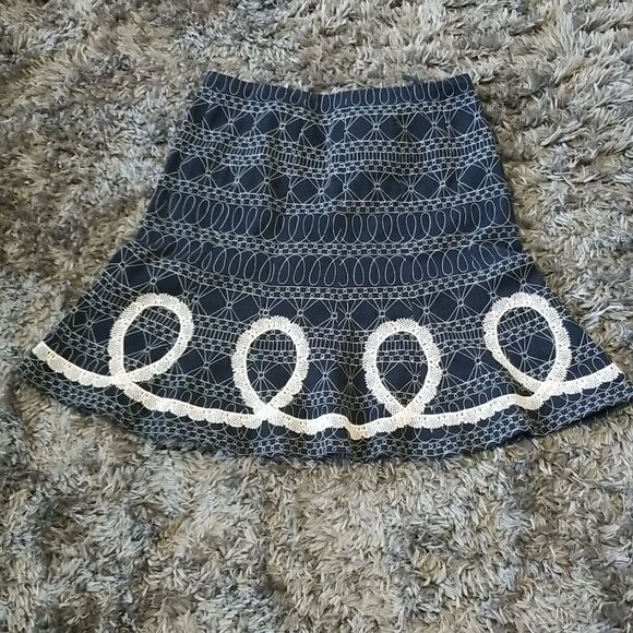 WDNY Blue Skirt with Embroidery Design sz 8 - Picture 7 of 12